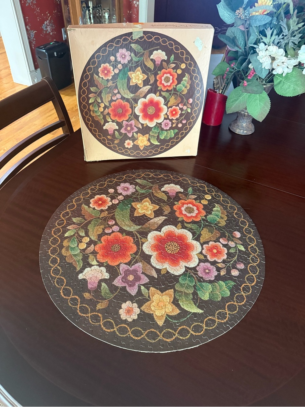 Vintage Springbok Round Circular Jigsaw Puzzle A Knack For Needlework